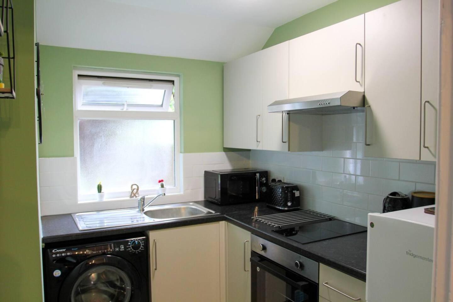 Studio-Sleeps 4-10 Min H Potter-17 Min London Watford  Exteriér fotografie